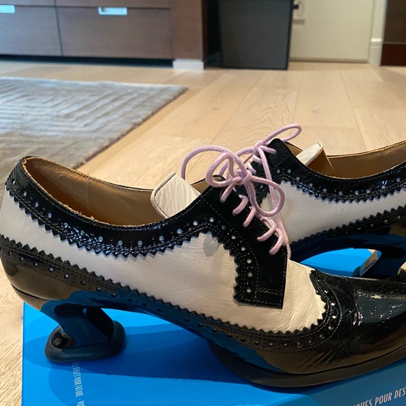 John Fleuvog SOLE TALK DR. GUNTER BROGUED LACE-UP HEELS size 8.5, Like NEW - Picture 7 of 15